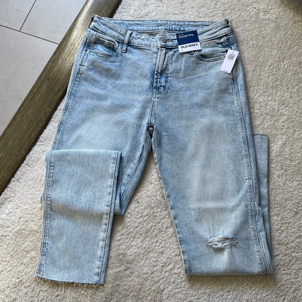NWT Old Navy High Rise Vintage Slim Women's Distressed Cut-Off Jeans Size 6